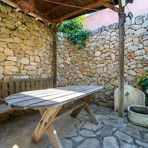 Miro Villa
